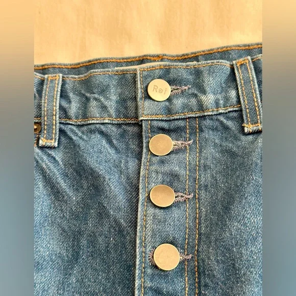 Reformation Classic Denim Women's Jeans - Picture 3 of 5